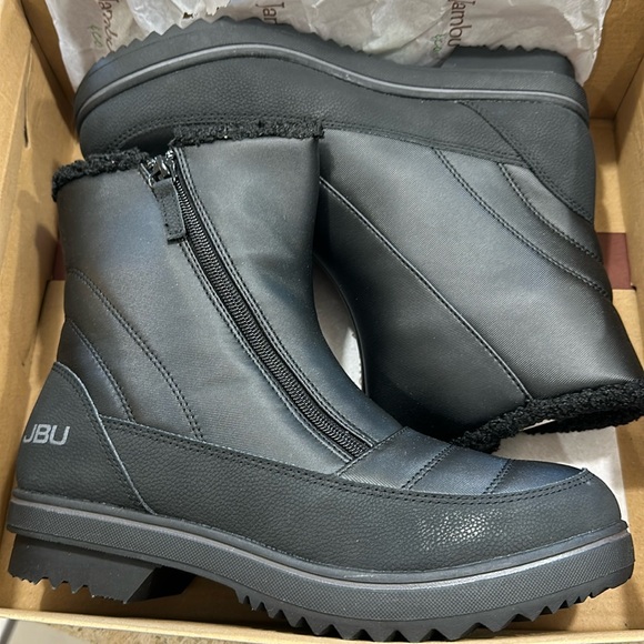 JBU Shoes - NIB-JBU WOMANS BLACK SNOW-BOOTS. SIZE 8.5